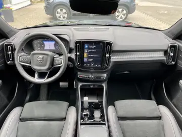 VOLVO XC40 B4 FWD R Design ACC I-SAFE CAM LHZ PDC SHZ