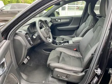 VOLVO XC40 B4 FWD R Design ACC I-SAFE CAM LHZ PDC SHZ