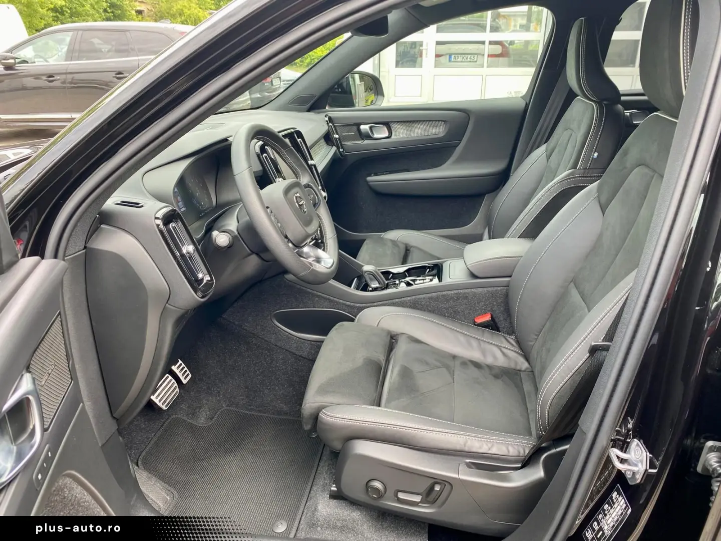 VOLVO XC40 B4 FWD R Design ACC I-SAFE CAM LHZ PDC SHZ