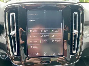 VOLVO XC40 B4 FWD R Design ACC I-SAFE CAM LHZ PDC SHZ