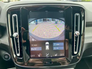 VOLVO XC40 B4 FWD R Design ACC I-SAFE CAM LHZ PDC SHZ