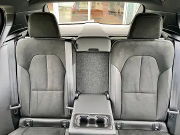 VOLVO XC40 B4 FWD R Design ACC I-SAFE CAM LHZ PDC SHZ