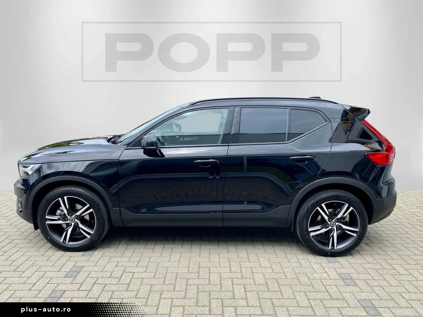 VOLVO XC40 B4 FWD R Design ACC I-SAFE CAM LHZ PDC SHZ