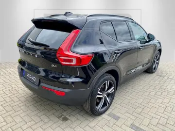 VOLVO XC40 B4 FWD R Design ACC I-SAFE CAM LHZ PDC SHZ