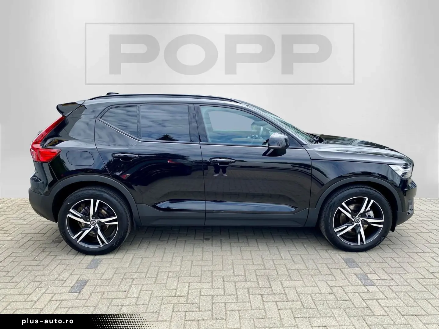 VOLVO XC40 B4 FWD R Design ACC I-SAFE CAM LHZ PDC SHZ