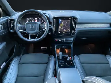 VOLVO XC40 D4 AWD R-DESIGN NAVI-KAMERA-ACC-LED-H&K