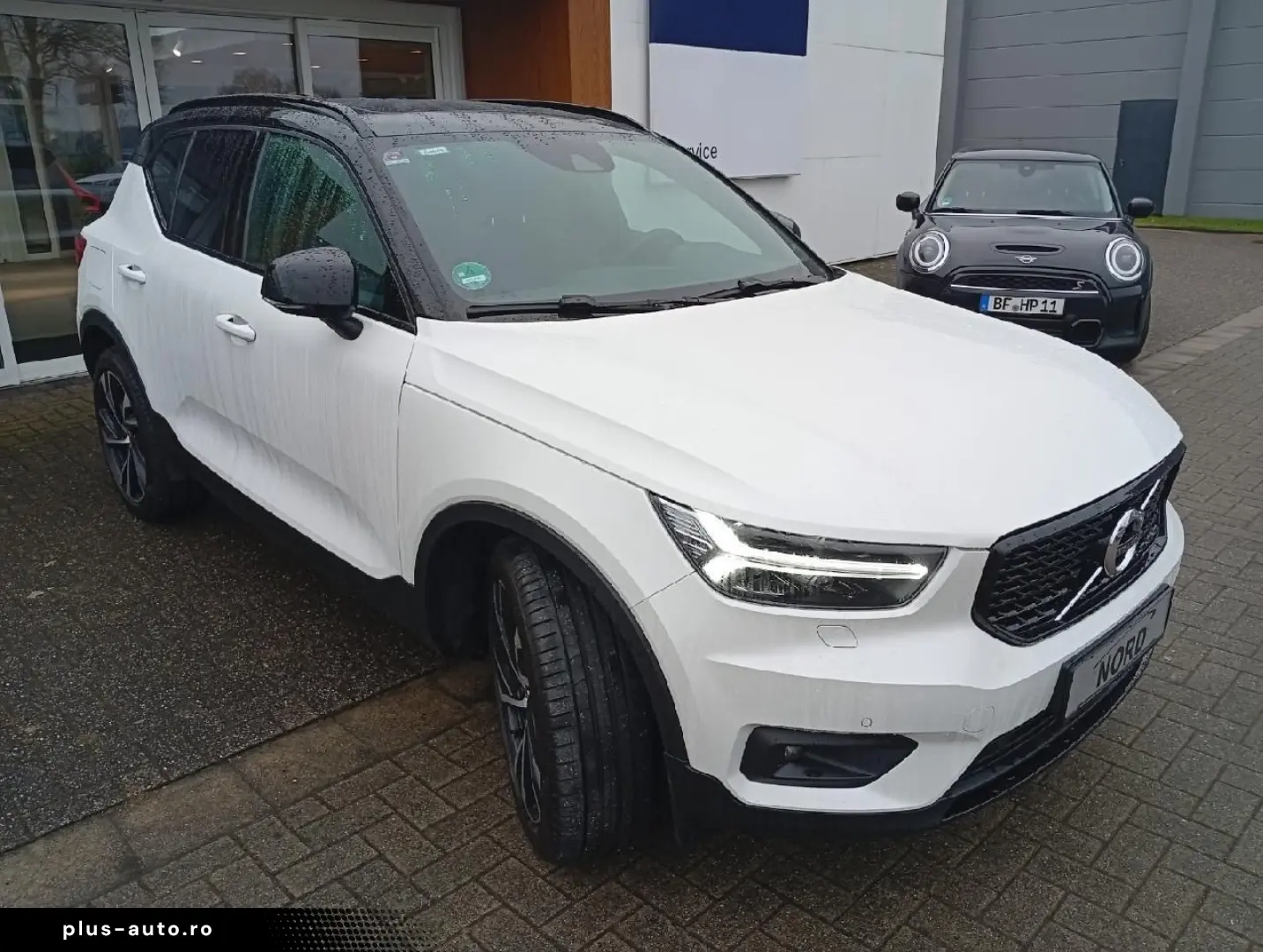 VOLVO XC40 T3 Gear. R Design 2WD Pano-D. 20