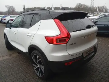 VOLVO XC40 T3 Gear. R Design 2WD Pano-D. 20