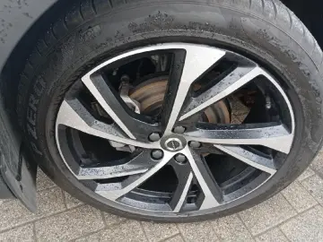 VOLVO XC40 T3 Gear. R Design 2WD Pano-D. 20