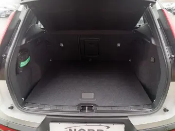 VOLVO XC40 T3 Gear. R Design 2WD Pano-D. 20