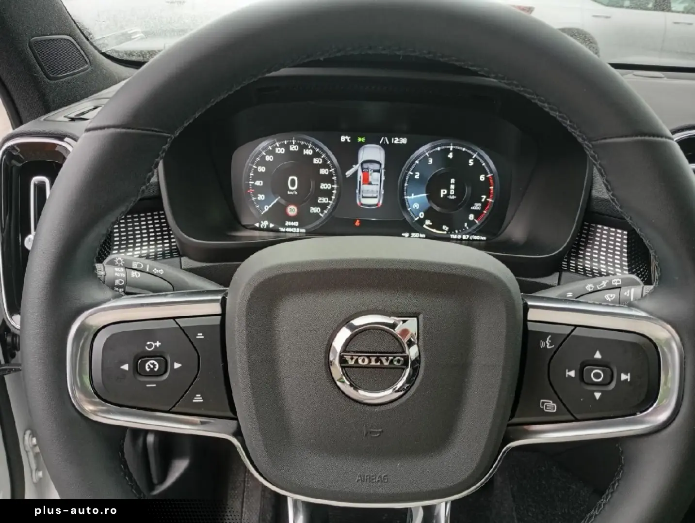 VOLVO XC40 T3 Gear. R Design 2WD Pano-D. 20