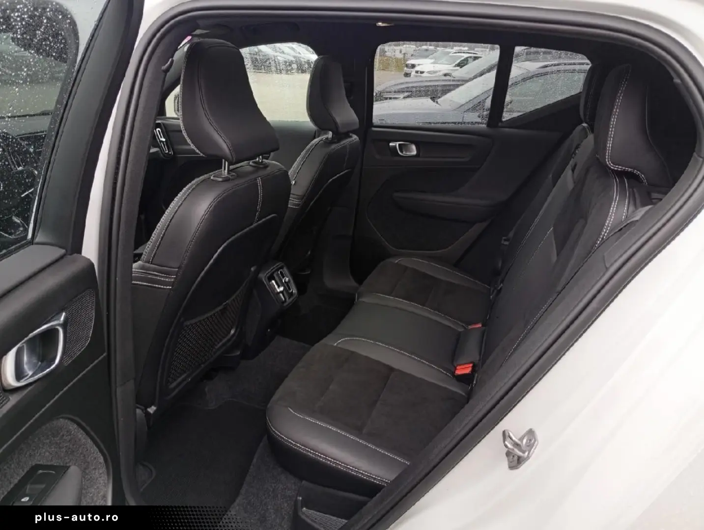 VOLVO XC40 T3 Gear. R Design 2WD Pano-D. 20