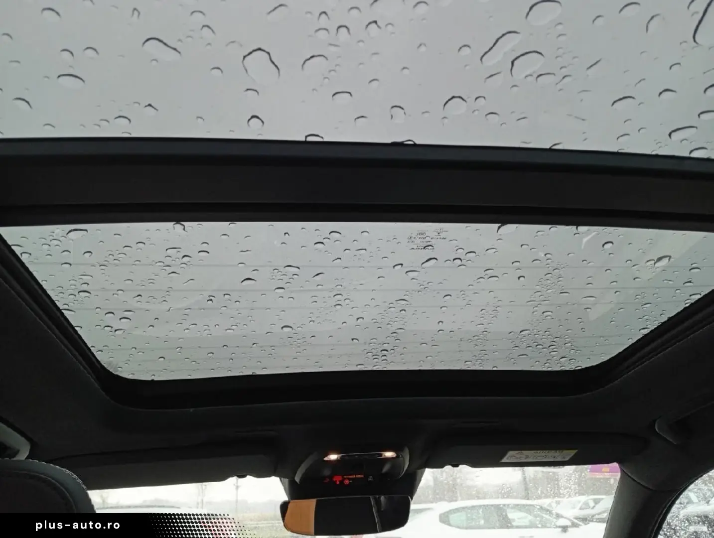 VOLVO XC40 T3 Gear. R Design 2WD Pano-D. 20