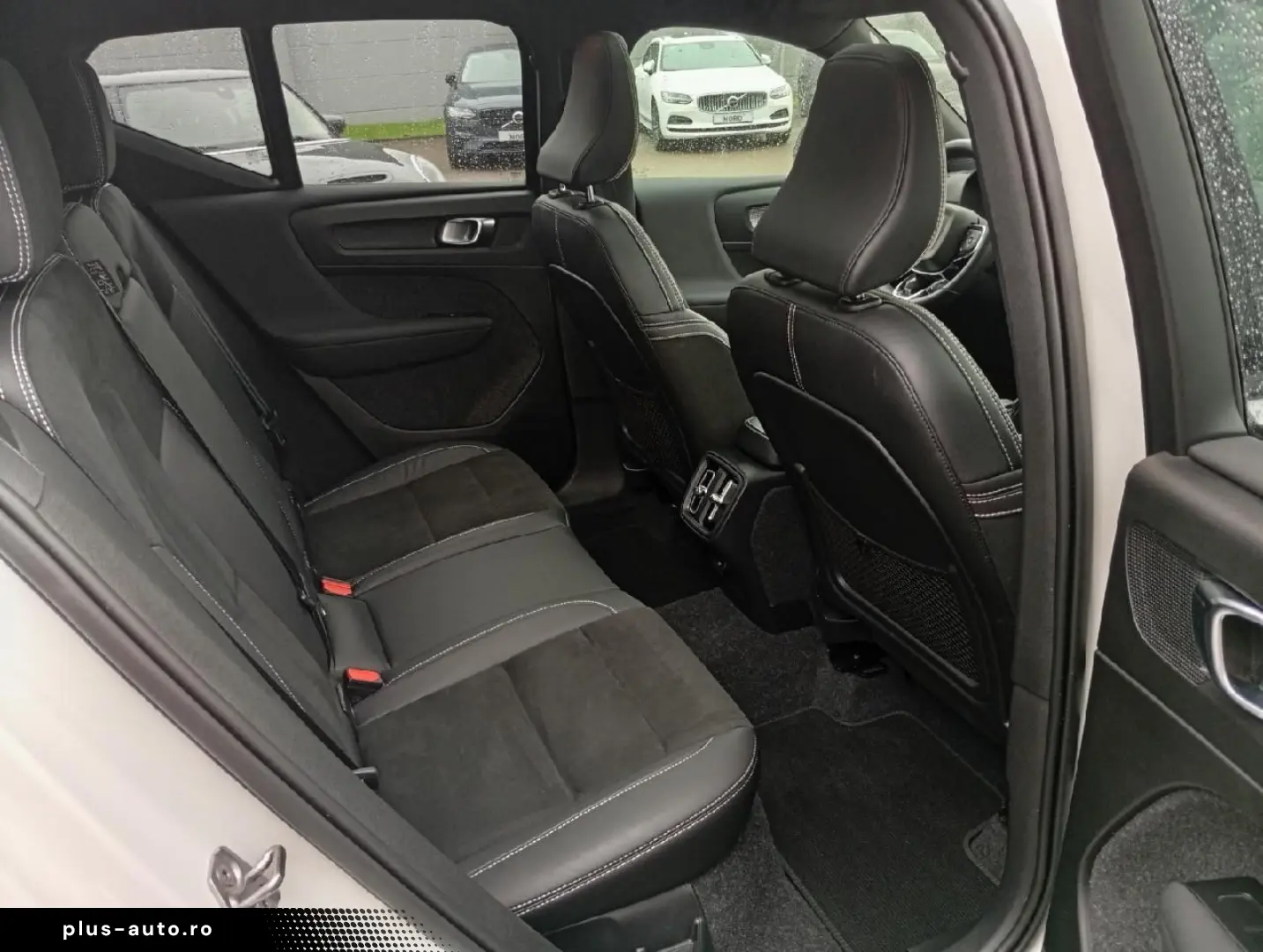 VOLVO XC40 T3 Gear. R Design 2WD Pano-D. 20