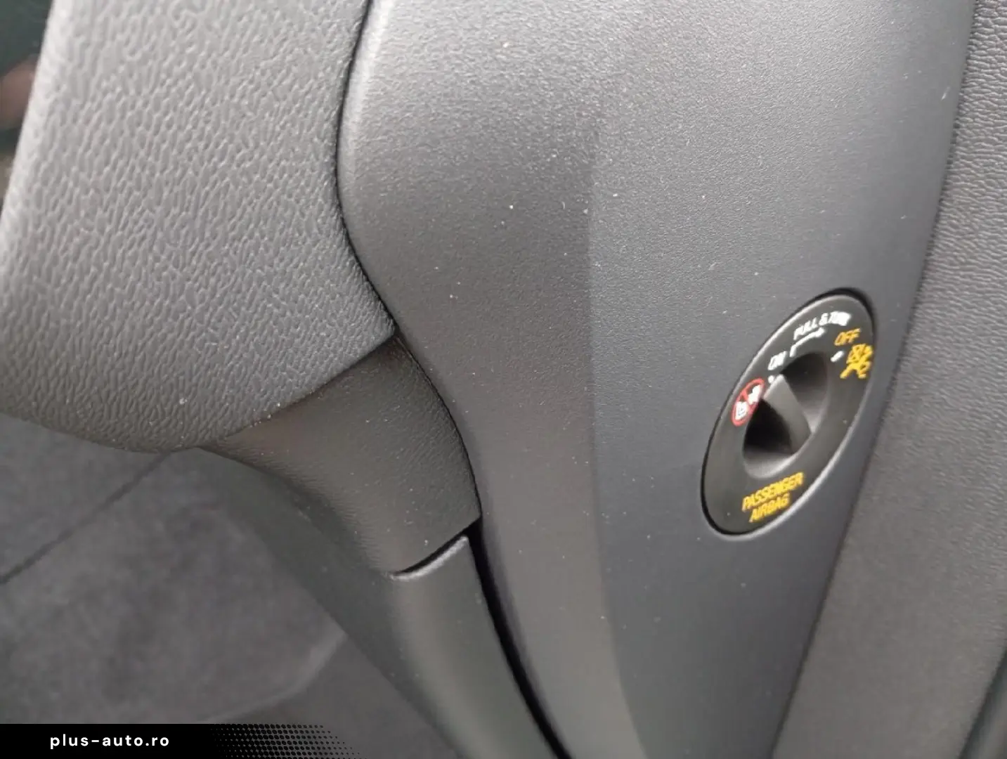 VOLVO XC40 T3 Gear. R Design 2WD Pano-D. 20