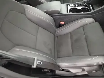 VOLVO XC40 T3 Gear. R Design 2WD Pano-D. 20