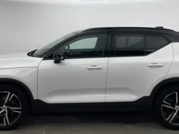 VOLVO XC40 D4 AWD R-DESIGN AHK MEMORY H&K VOLL-LED ACC