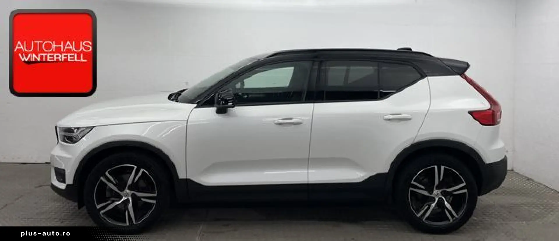 VOLVO XC40 D4 AWD R-DESIGN AHK MEMORY H&K VOLL-LED ACC