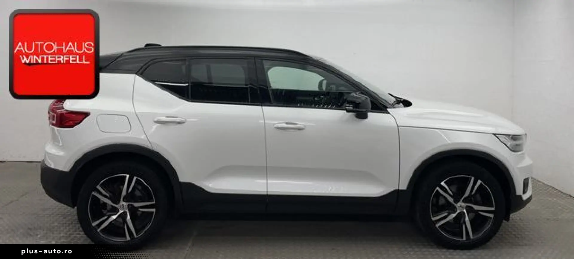 VOLVO XC40 D4 AWD R-DESIGN AHK MEMORY H&K VOLL-LED ACC