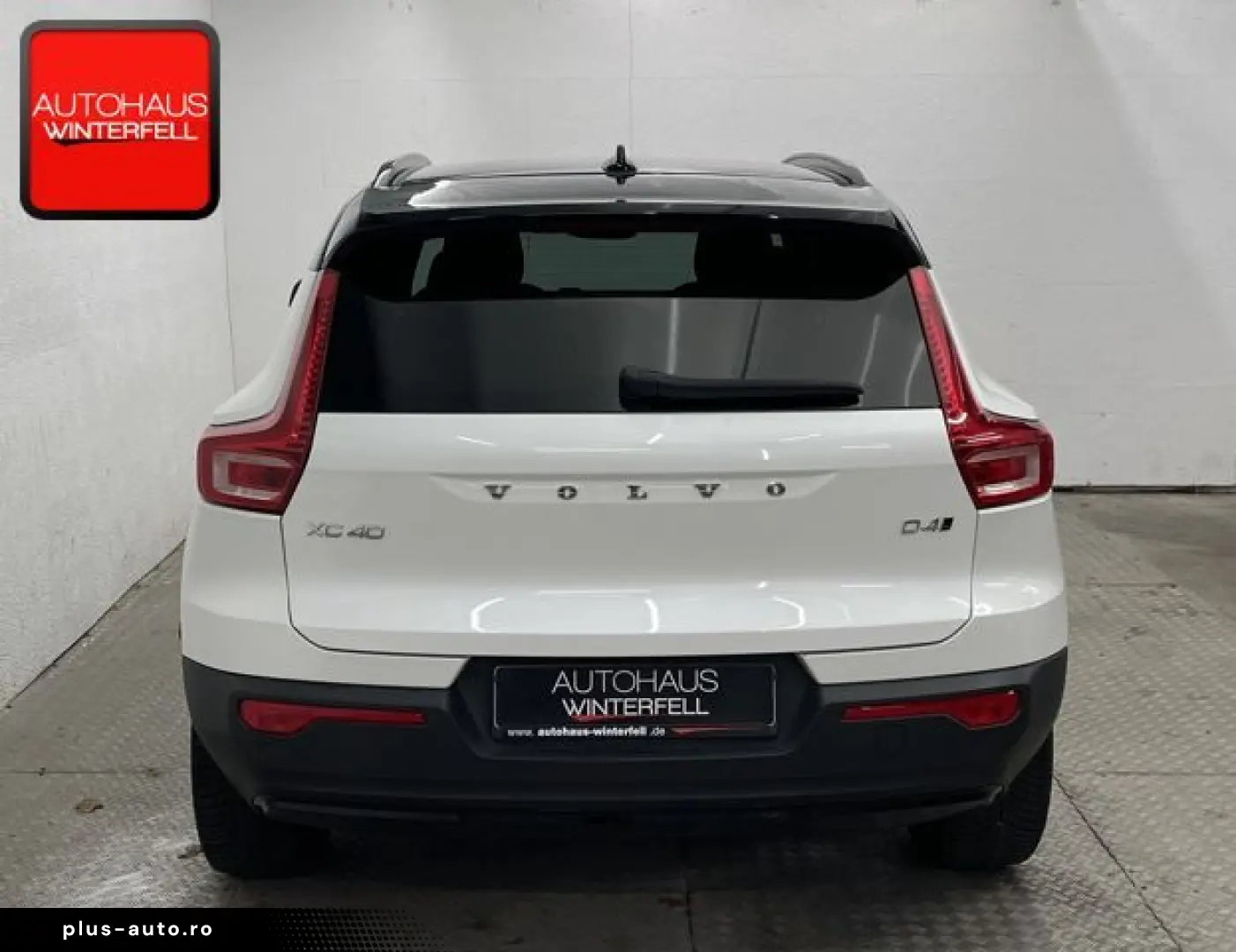 VOLVO XC40 D4 AWD R-DESIGN AHK MEMORY H&K VOLL-LED ACC