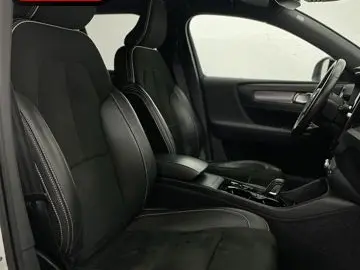 VOLVO XC40 D4 AWD R-DESIGN AHK MEMORY H&K VOLL-LED ACC