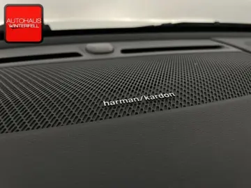 VOLVO XC40 D4 AWD R-DESIGN AHK MEMORY H&K VOLL-LED ACC