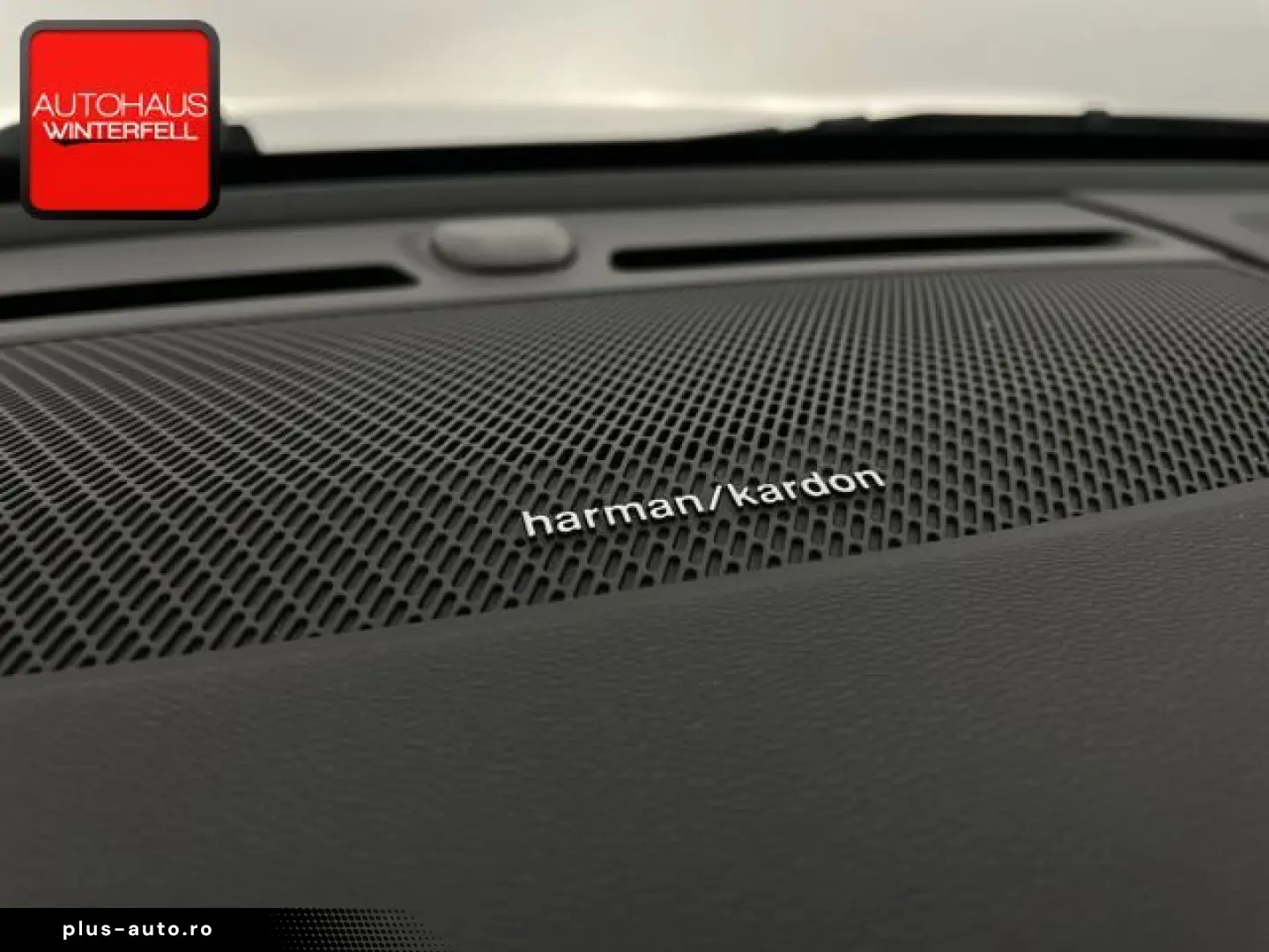 VOLVO XC40 D4 AWD R-DESIGN AHK MEMORY H&K VOLL-LED ACC