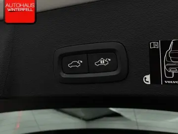 VOLVO XC40 D4 AWD R-DESIGN AHK MEMORY H&K VOLL-LED ACC