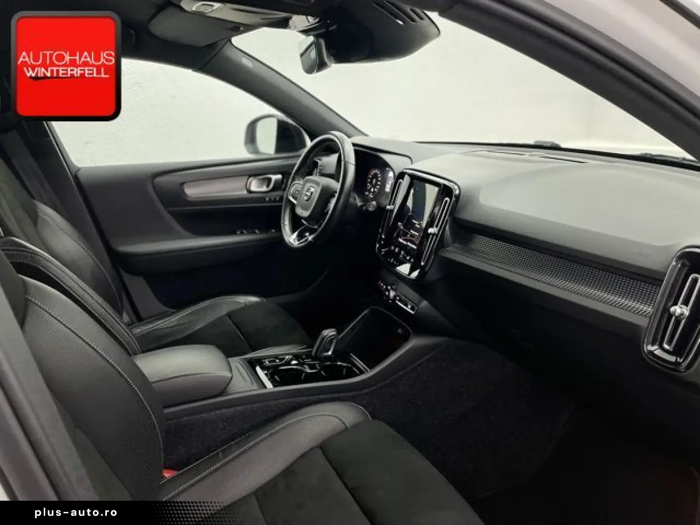 VOLVO XC40 D4 AWD R-DESIGN AHK MEMORY H&K VOLL-LED ACC