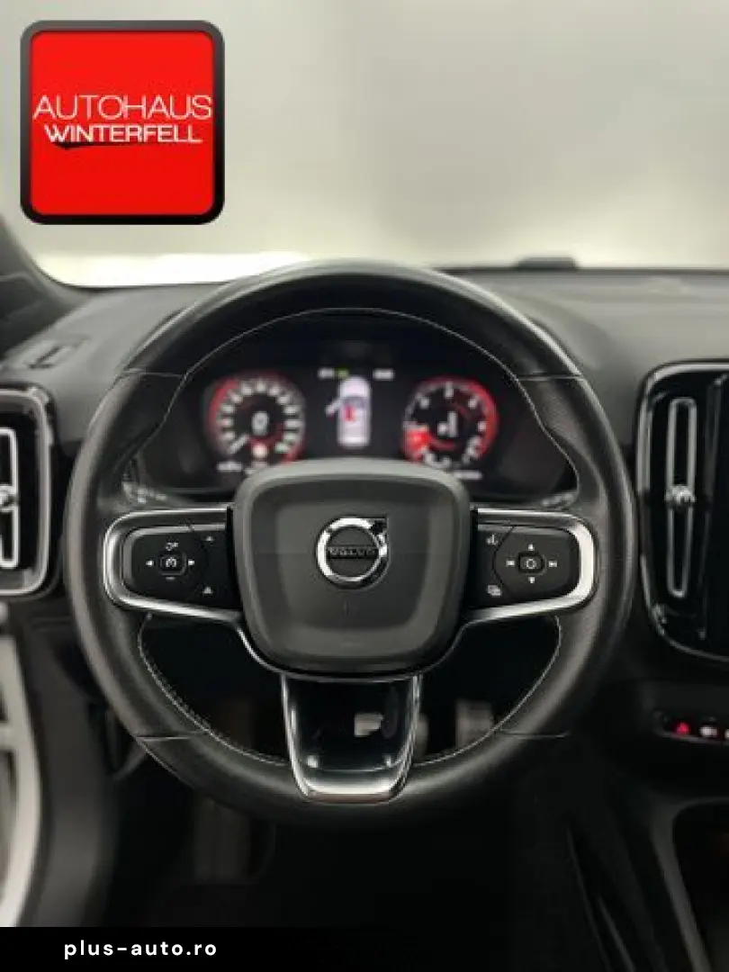 VOLVO XC40 D4 AWD R-DESIGN AHK MEMORY H&K VOLL-LED ACC