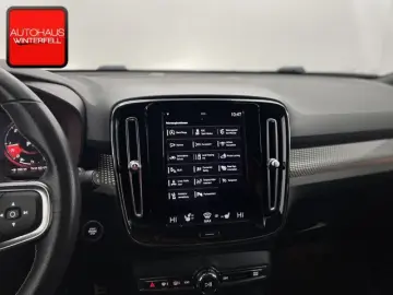 VOLVO XC40 D4 AWD R-DESIGN AHK MEMORY H&K VOLL-LED ACC