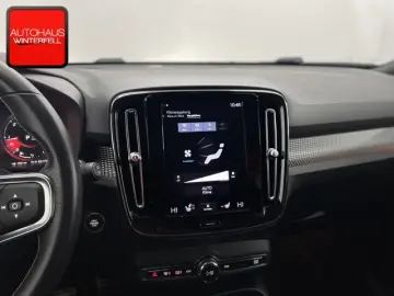 VOLVO XC40 D4 AWD R-DESIGN AHK MEMORY H&K VOLL-LED ACC