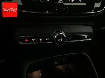 VOLVO XC40 D4 AWD R-DESIGN AHK MEMORY H&K VOLL-LED ACC