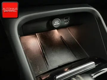 VOLVO XC40 D4 AWD R-DESIGN AHK MEMORY H&K VOLL-LED ACC