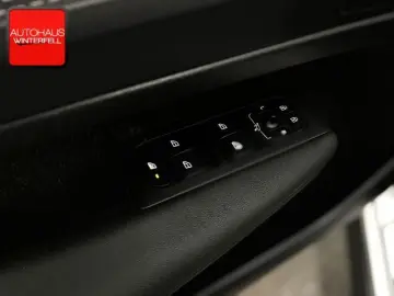 VOLVO XC40 D4 AWD R-DESIGN AHK MEMORY H&K VOLL-LED ACC