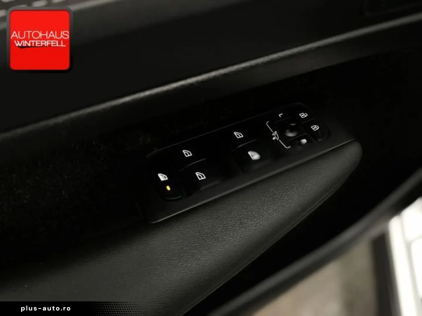 VOLVO XC40 D4 AWD R-DESIGN AHK MEMORY H&K VOLL-LED ACC