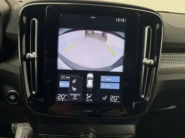 VOLVO XC40 B4 Geartronic R-Design H K NAVI W-LAN LED