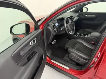 VOLVO XC40 B4 Geartronic R-Design H K NAVI W-LAN LED