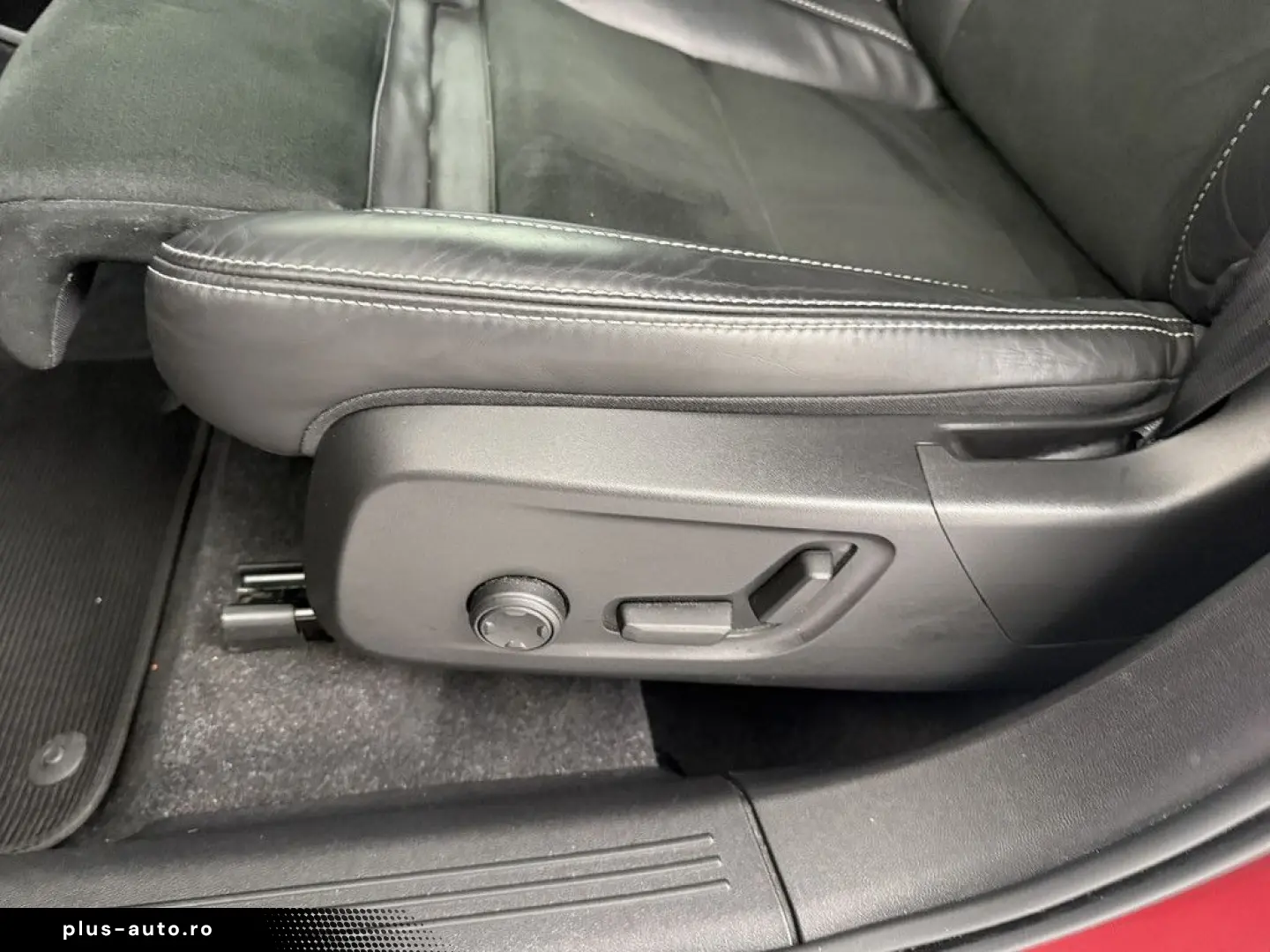 VOLVO XC40 B4 Geartronic R-Design H K NAVI W-LAN LED