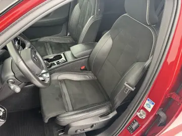 VOLVO XC40 B4 Geartronic R-Design H K NAVI W-LAN LED