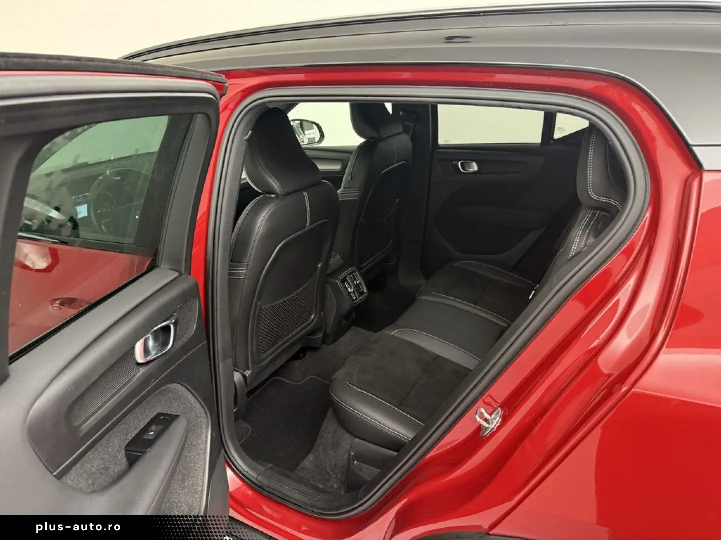 VOLVO XC40 B4 Geartronic R-Design H K NAVI W-LAN LED