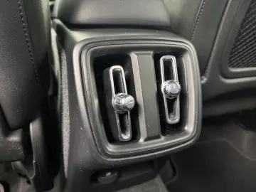 VOLVO XC40 B4 Geartronic R-Design H K NAVI W-LAN LED