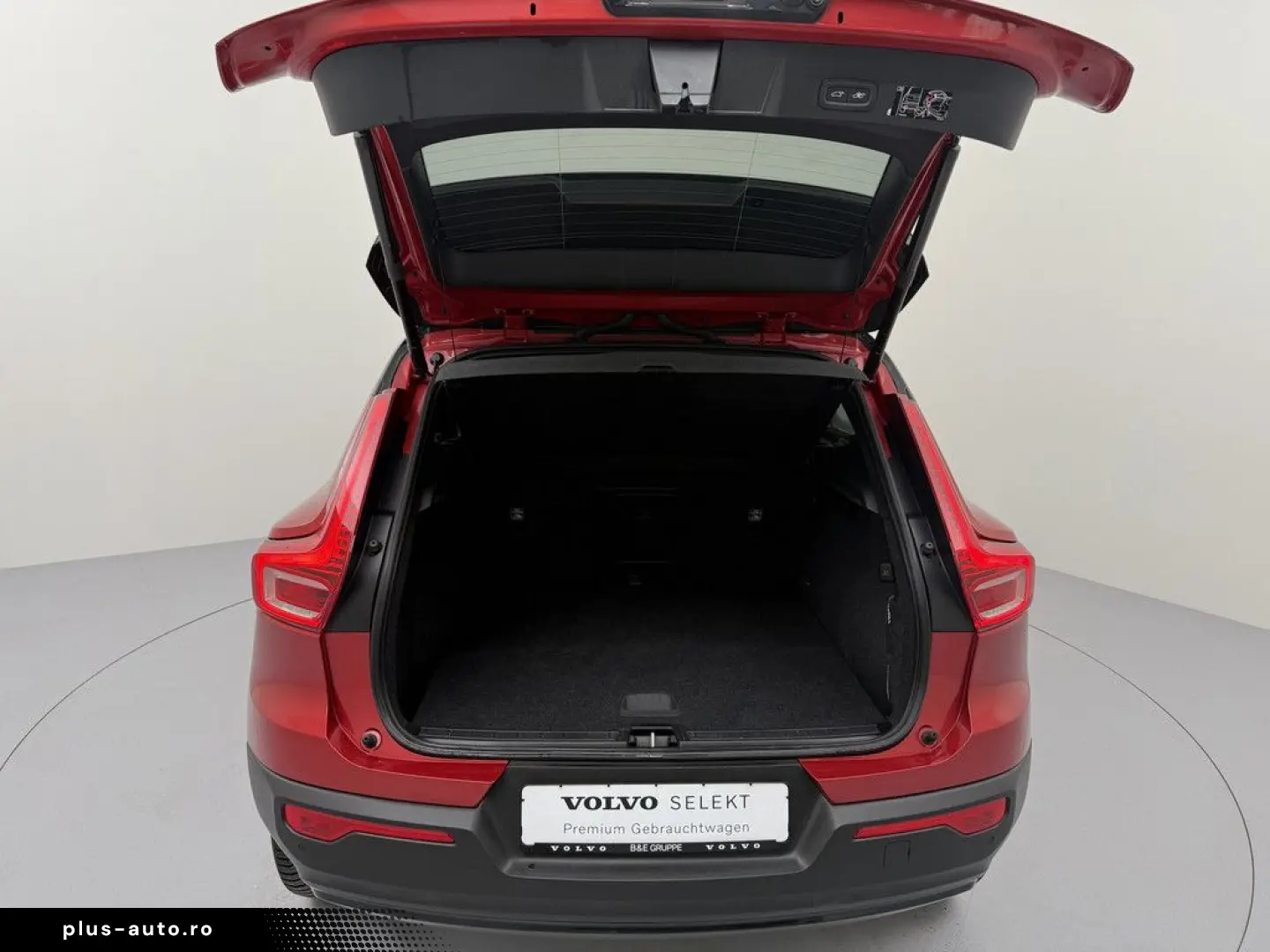 VOLVO XC40 B4 Geartronic R-Design H K NAVI W-LAN LED