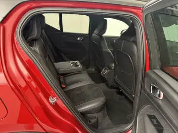 VOLVO XC40 B4 Geartronic R-Design H K NAVI W-LAN LED