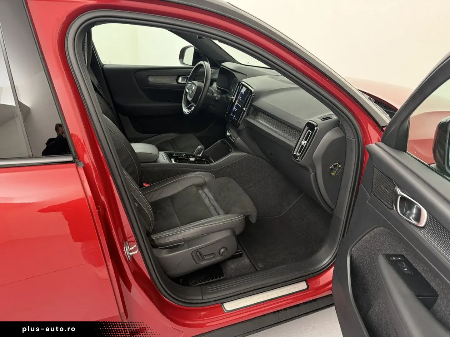 VOLVO XC40 B4 Geartronic R-Design H K NAVI W-LAN LED