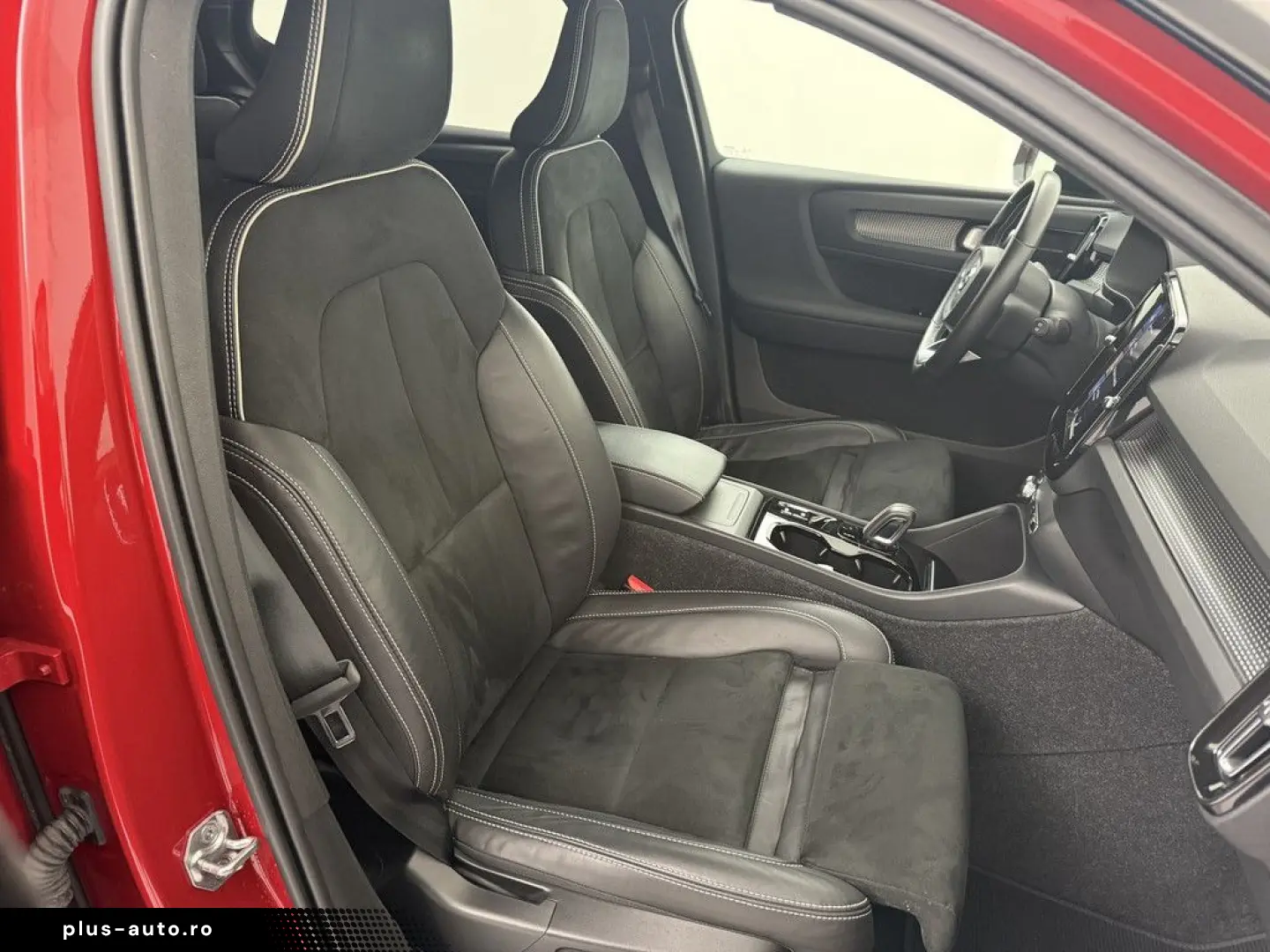 VOLVO XC40 B4 Geartronic R-Design H K NAVI W-LAN LED