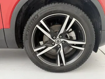 VOLVO XC40 B4 Geartronic R-Design H K NAVI W-LAN LED