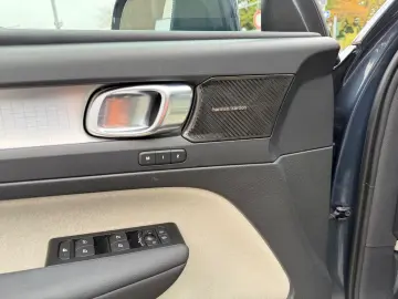 VOLVO XC40 Inscription Recharge  1.Hand Pano ACC H&K