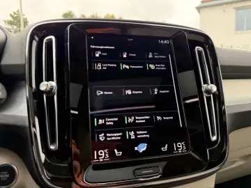 VOLVO XC40 Inscription Recharge  1.Hand Pano ACC H&K