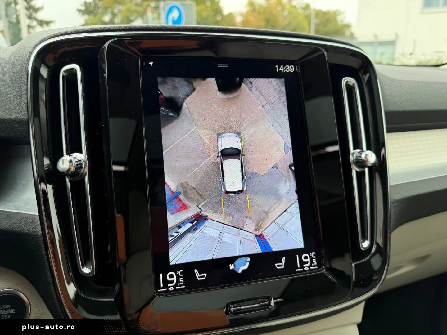 VOLVO XC40 Inscription Recharge  1.Hand Pano ACC H&K